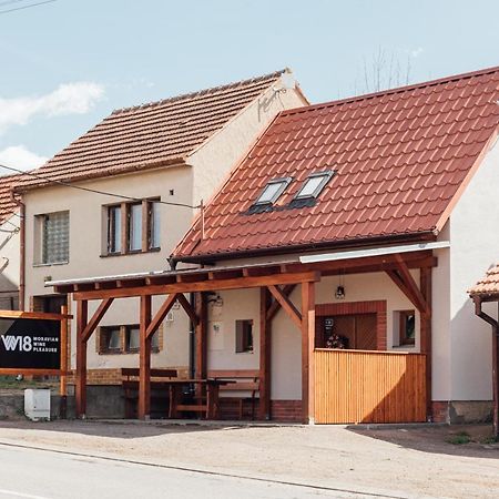 Penzion Vinarstvi W18 Velké Bílovice Exterior foto