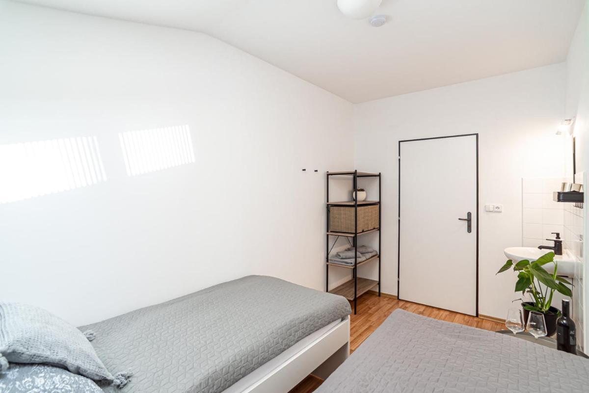 Penzion Vinarstvi W18 Velké Bílovice Exterior foto