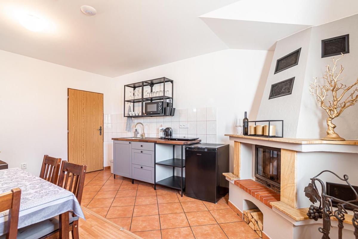 Penzion Vinarstvi W18 Velké Bílovice Exterior foto