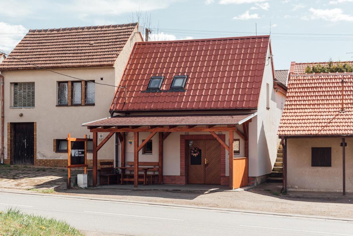 Penzion Vinarstvi W18 Velké Bílovice Exterior foto