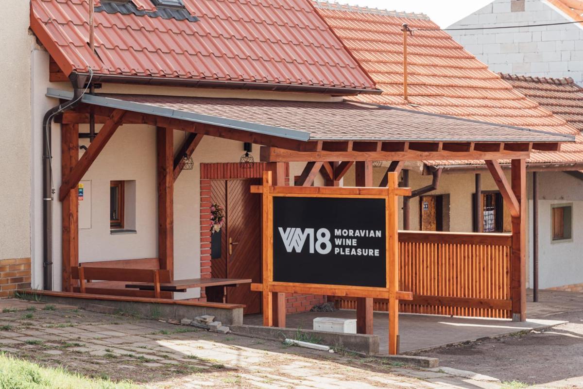Penzion Vinarstvi W18 Velké Bílovice Exterior foto